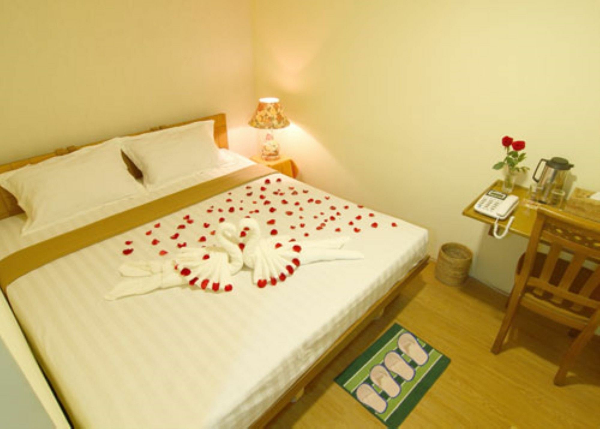 Shwe Htee Guest House Yangon Exterior photo